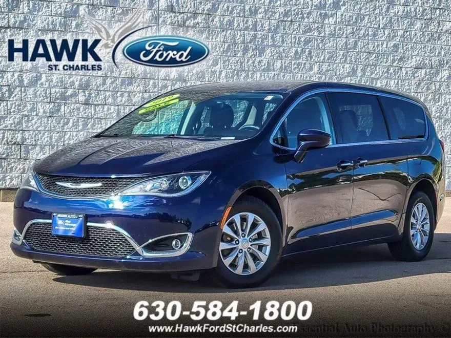 2019 Chrysler Pacifica Touring Plus photo 1