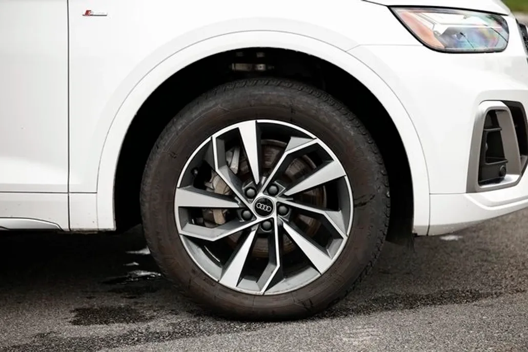 2023 Audi Q5 45 S line Premium Plus photo 1