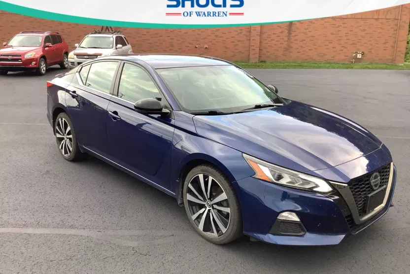 2019 Nissan Altima SR photo 1