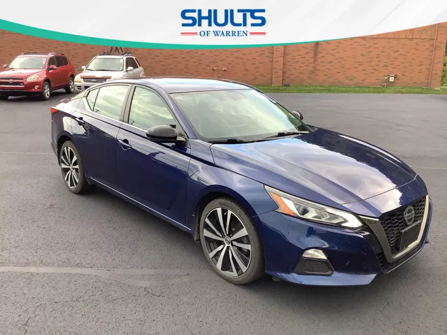 2019 Nissan Altima SR photo 1