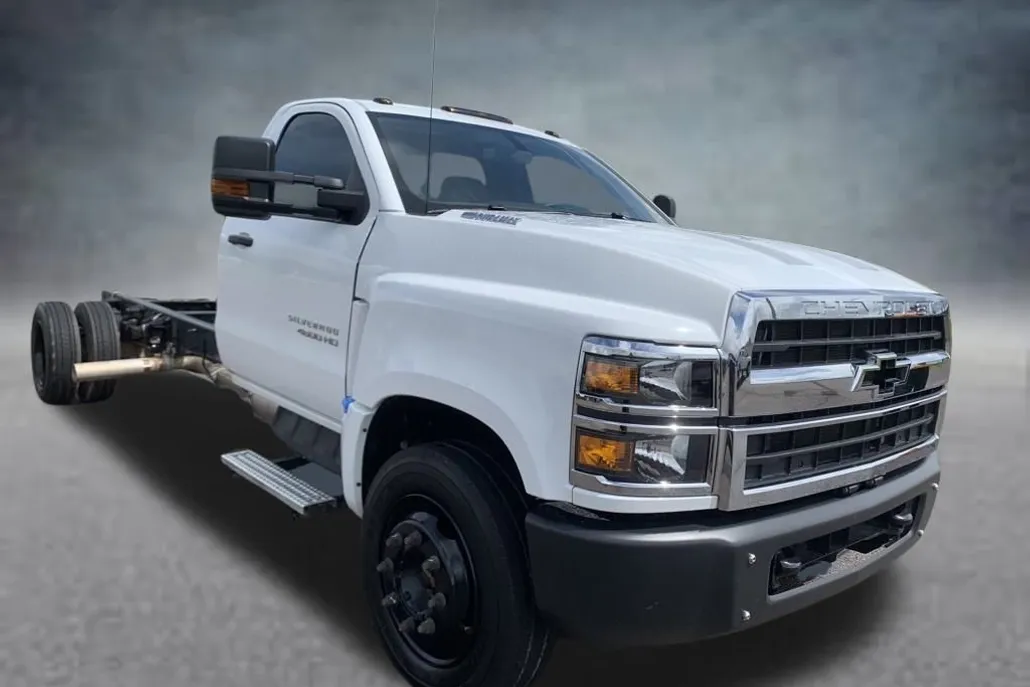 2023 Chevrolet Silverado 4500HD Work Truck photo 1