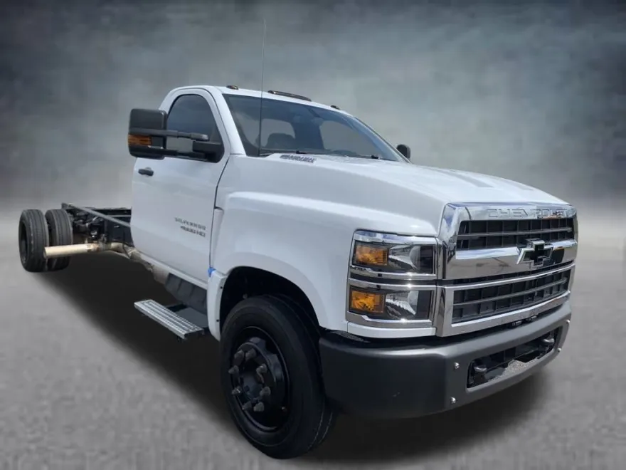 2023 Chevrolet Silverado 4500HD Work Truck photo 1