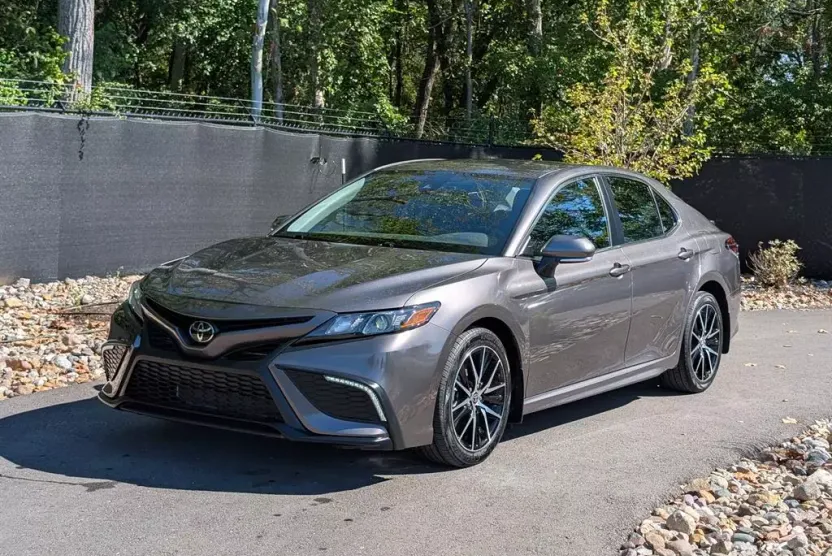 2023 Toyota Camry SE photo 1