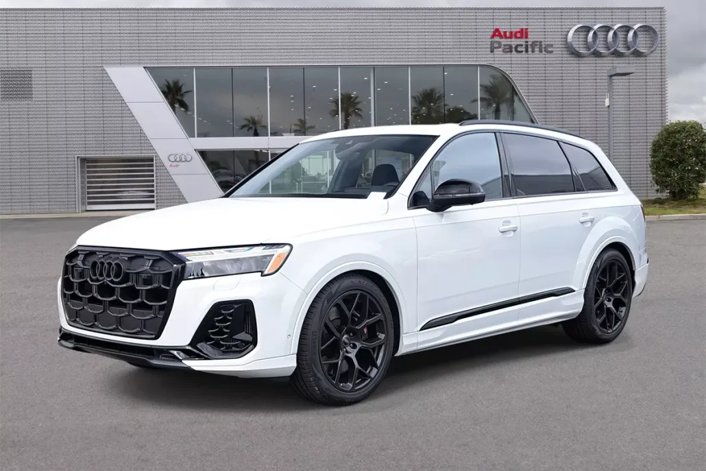 2025 Audi SQ7 Prestige photo 1