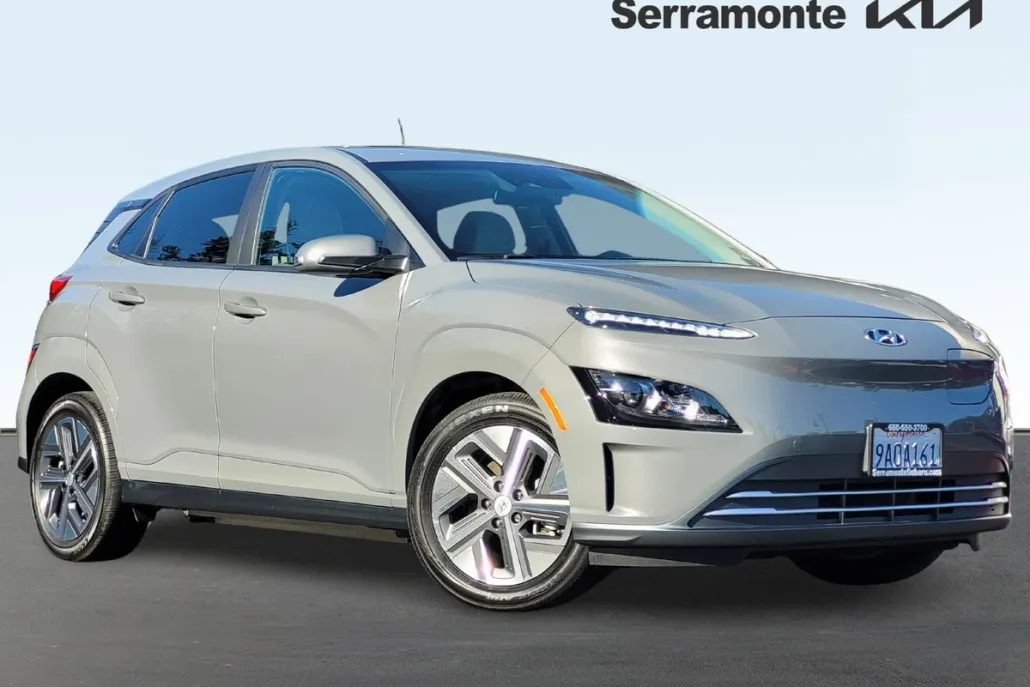 2022 Hyundai Kona Electric SEL photo 1
