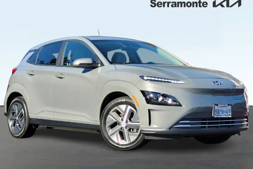 2022 Hyundai Kona Electric SEL photo 1
