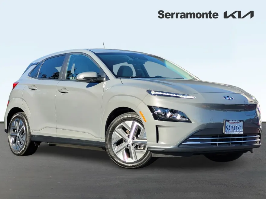 2022 Hyundai Kona Electric SEL photo 1