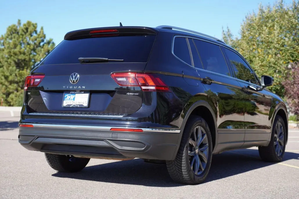 2022 Volkswagen Tiguan SE photo 1