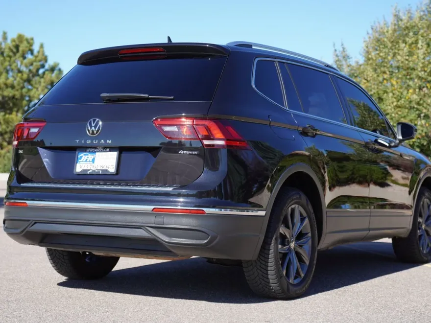 2022 Volkswagen Tiguan SE photo 1