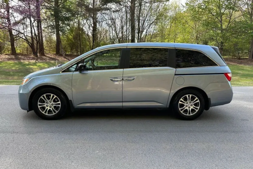 2013 Honda Odyssey EX-L photo 1