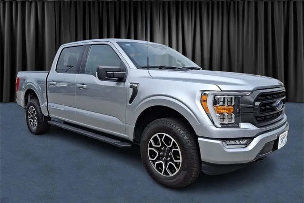 2023 Ford F-150 XLT photo 1