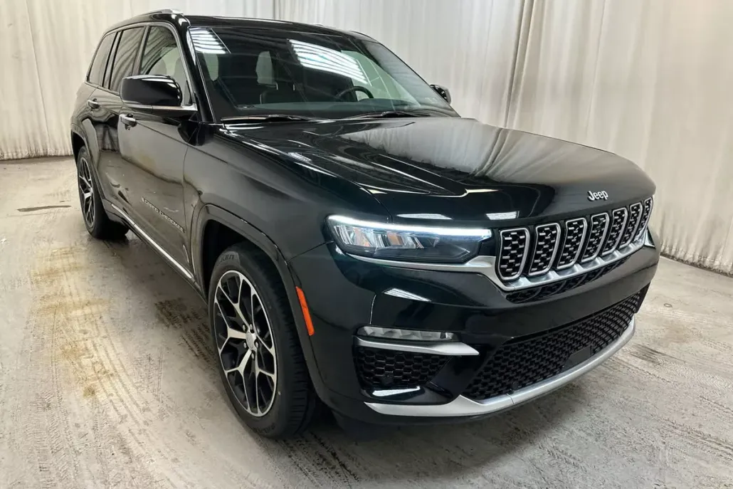 2022 Jeep Grand Cherokee Summit photo 1