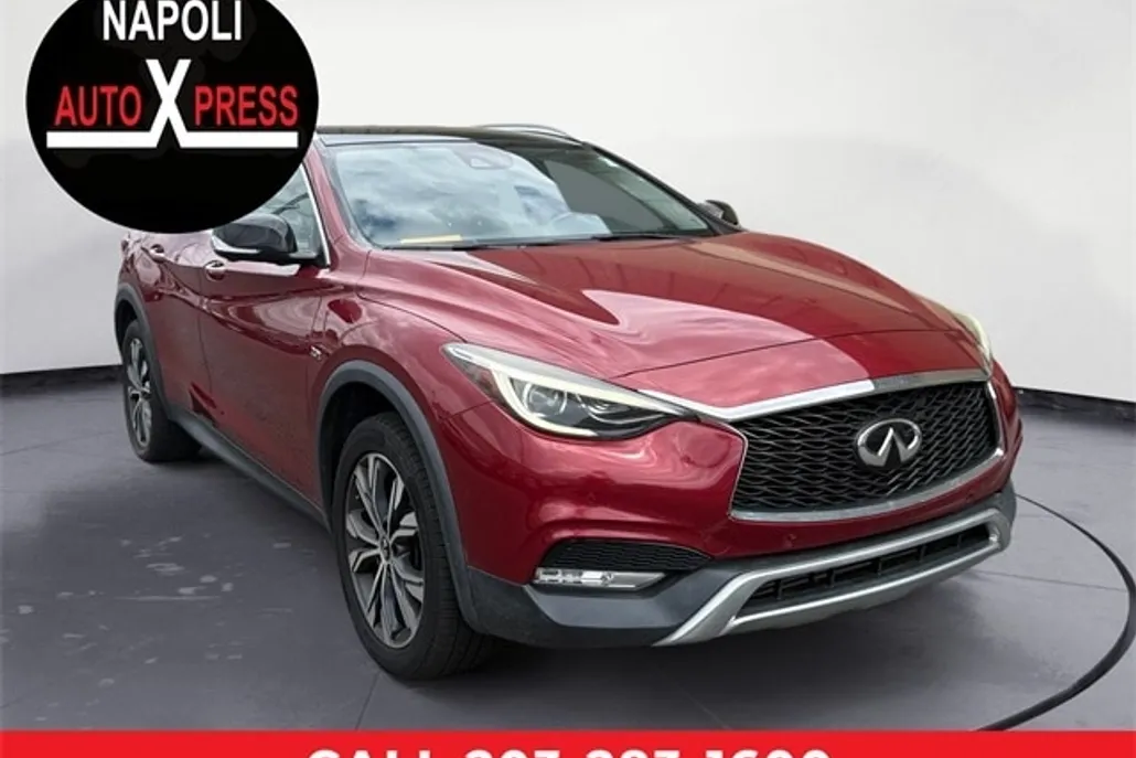 2017 Infiniti QX30 Premium photo 1