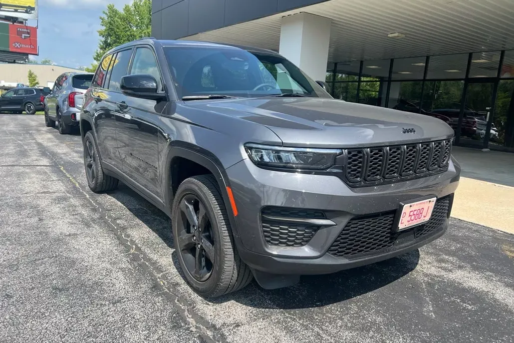 2025 Jeep Grand Cherokee Altitude X photo 1
