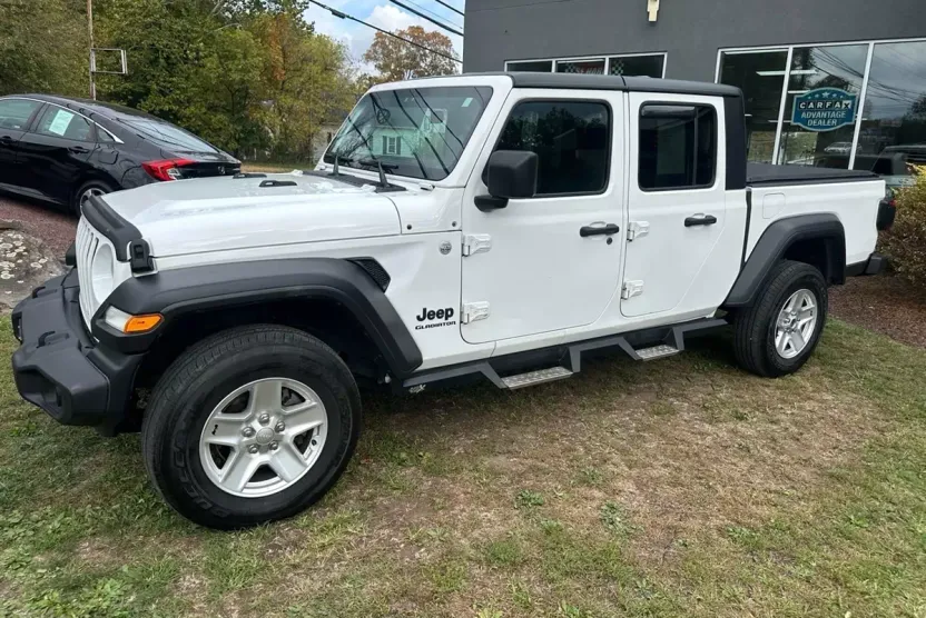 2020 Jeep Gladiator Sport photo 1