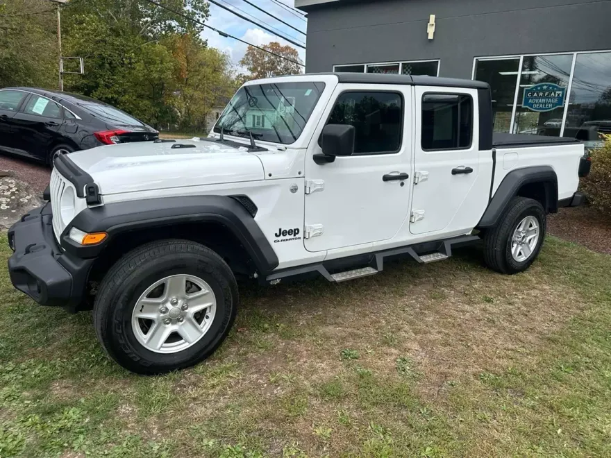 2020 Jeep Gladiator Sport photo 1