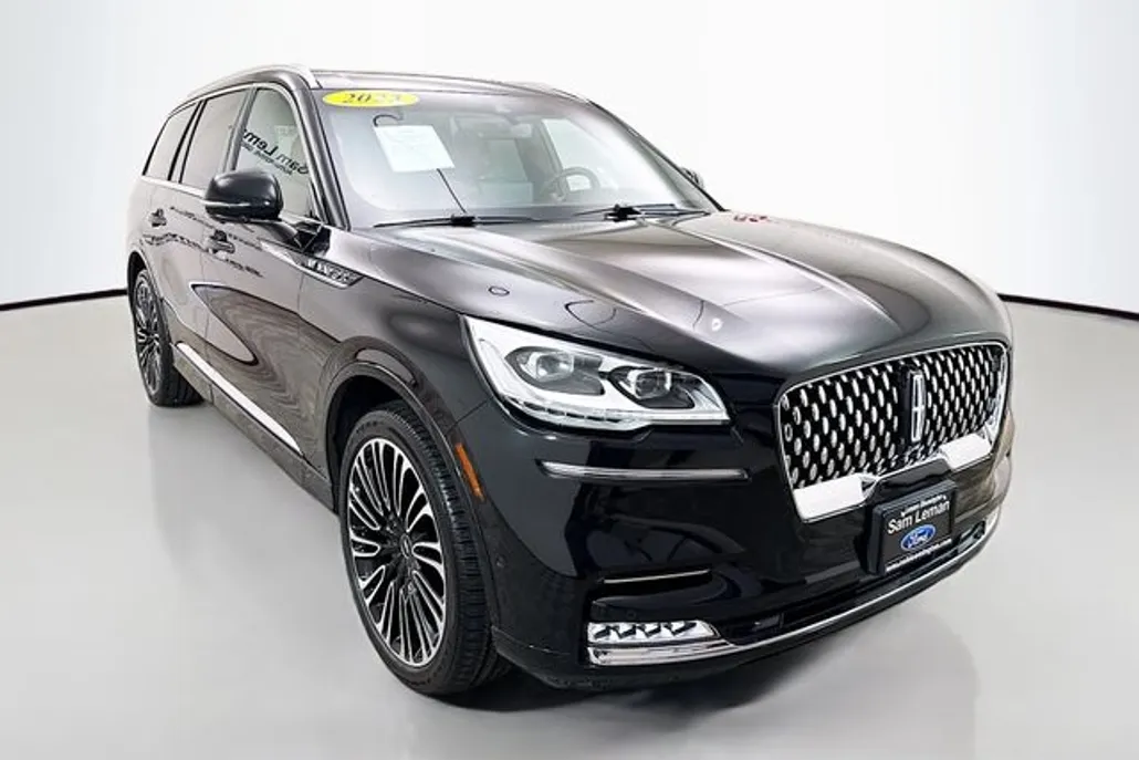 2023 Lincoln Aviator Black Label photo 1