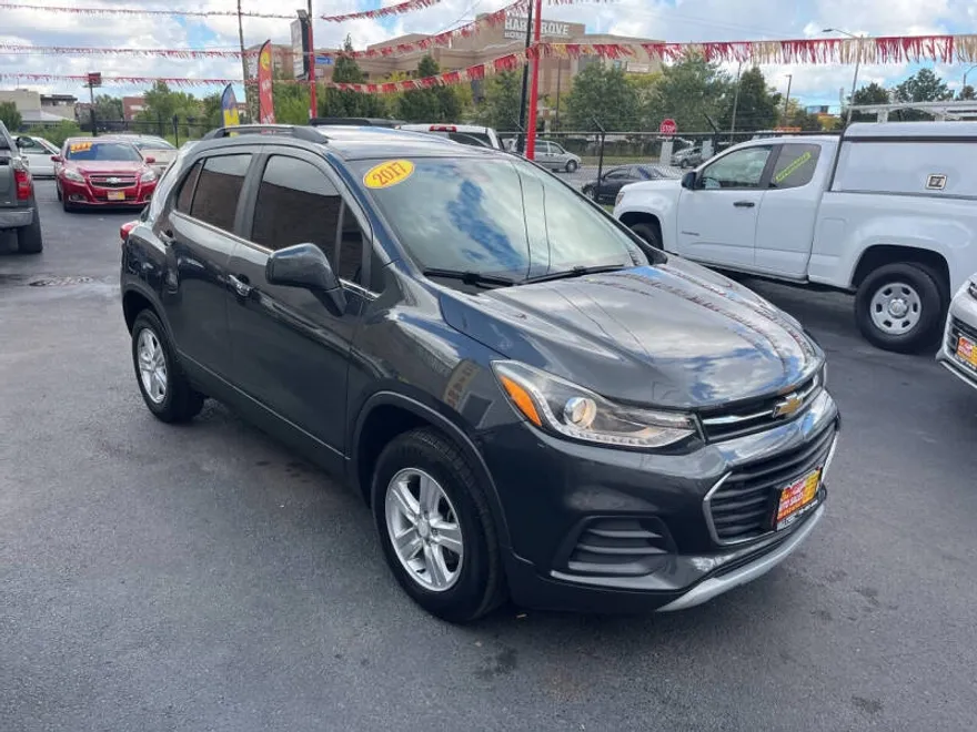 2017 Chevrolet Trax LT photo 1