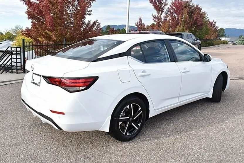 2025 Nissan Sentra SV photo 1