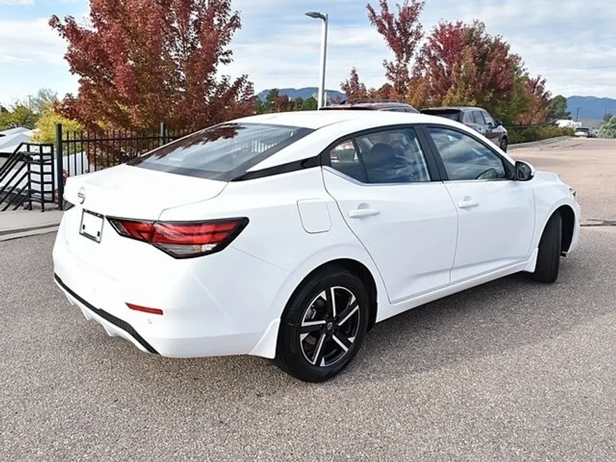2025 Nissan Sentra SV photo 1
