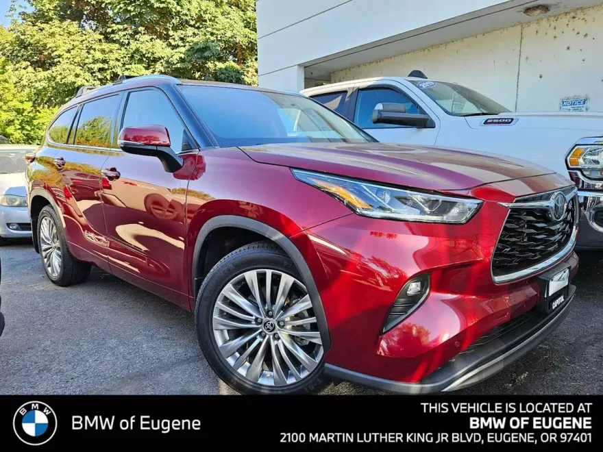 2022 Toyota Highlander Platinum photo 1