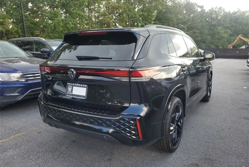 2025 Volkswagen Tiguan SE R-Line Black photo 1
