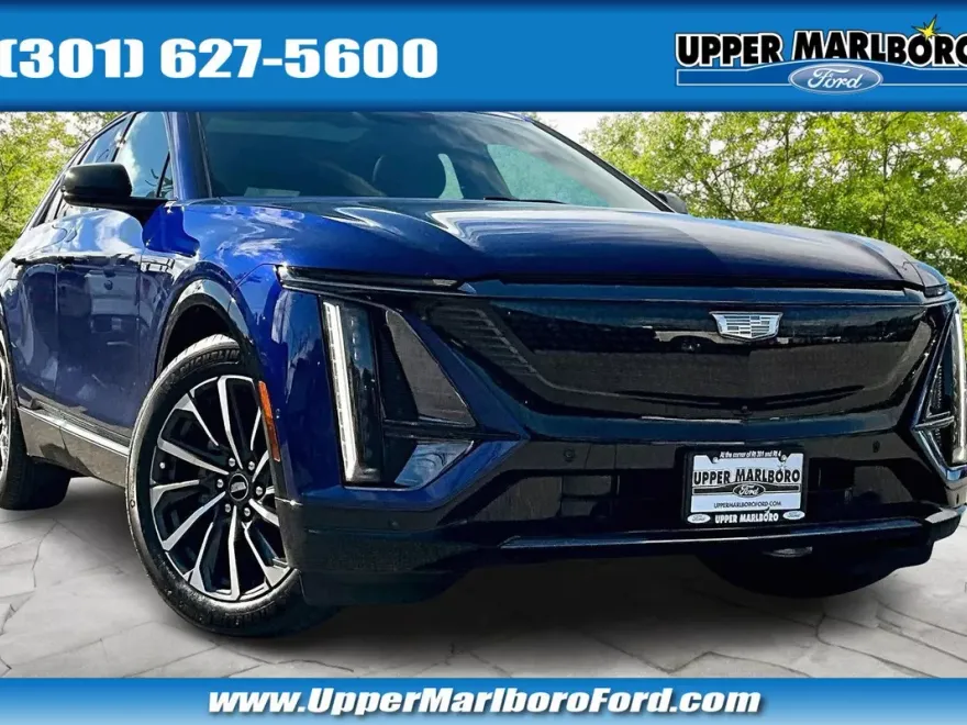 2024 Cadillac Lyriq Sport photo 1