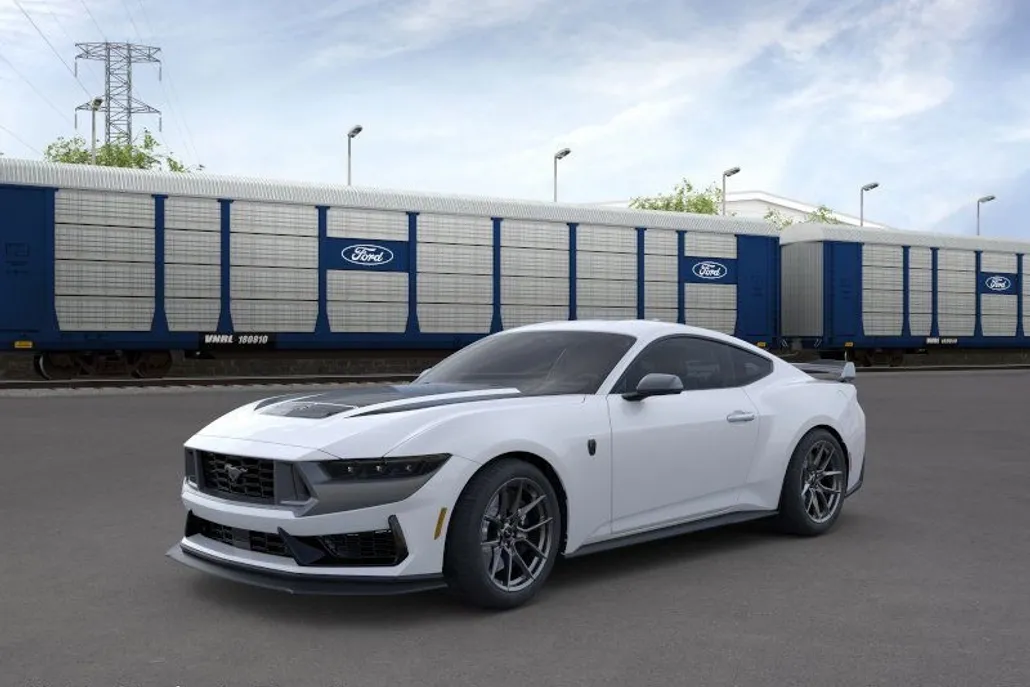 2025 Ford Mustang Dark Horse Deluxe photo 1