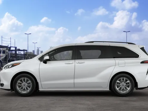 2025 Toyota Sienna XLE photo 4