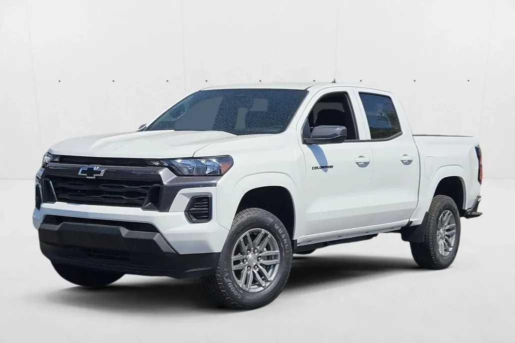 2025 Chevrolet Colorado Work Truck LT photo 1