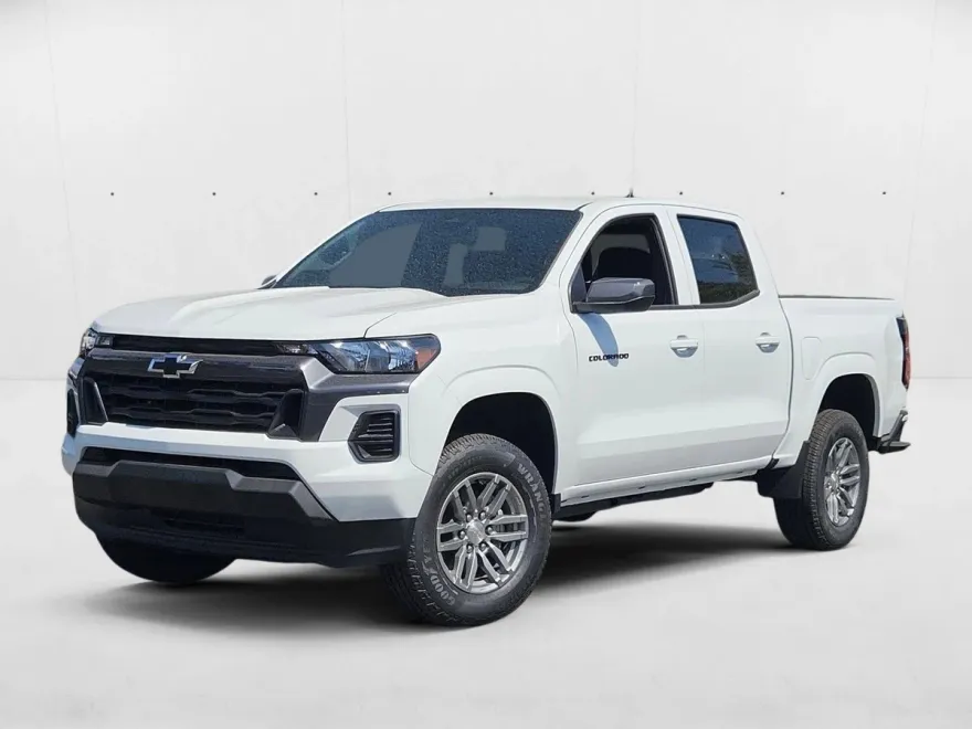2025 Chevrolet Colorado Work Truck LT photo 1
