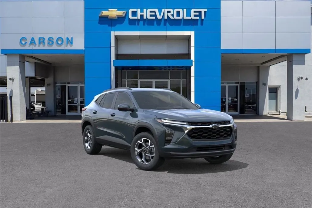 2025 Chevrolet Trax LT photo 1