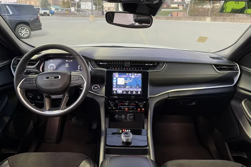 2024 Jeep Grand Cherokee Altitude photo 1
