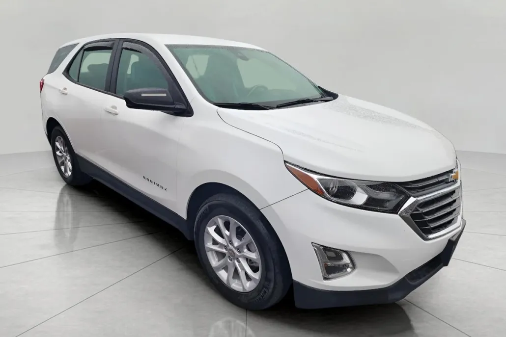 2020 Chevrolet Equinox LS photo 1