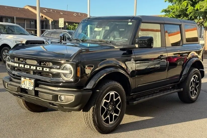 2023 Ford Bronco Outer Banks photo 1
