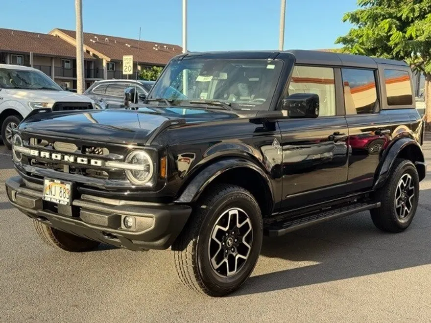 2023 Ford Bronco Outer Banks photo 1