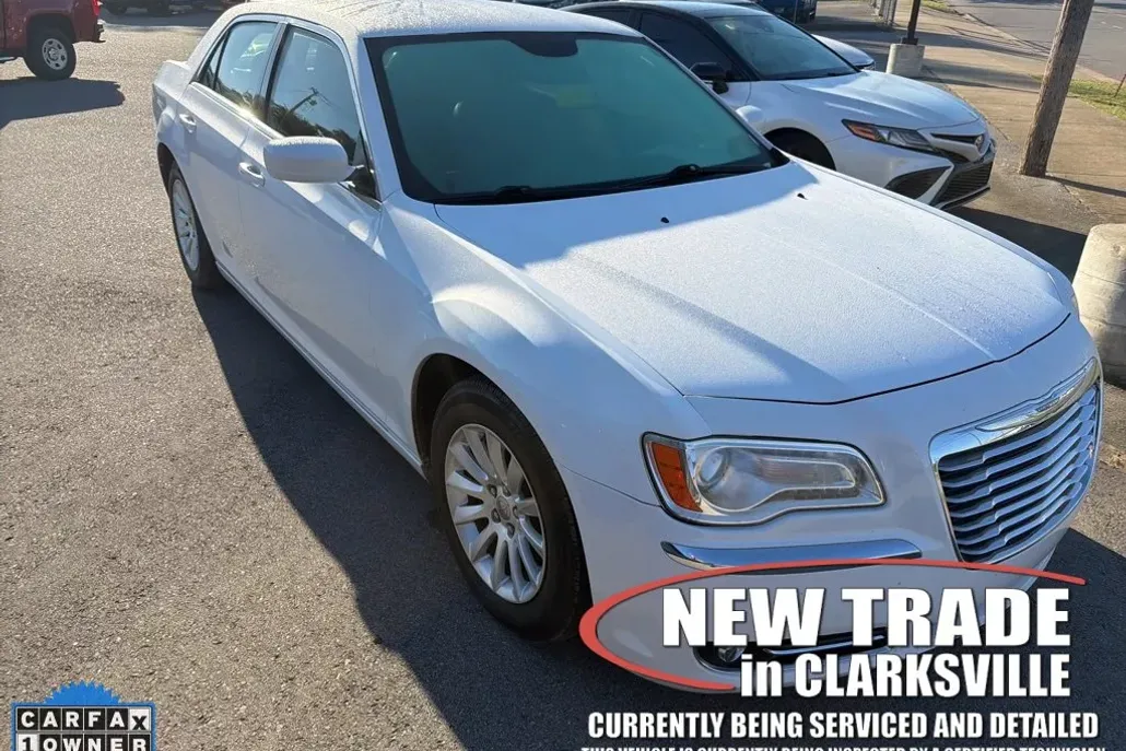 2013 Chrysler 300 Base photo 1