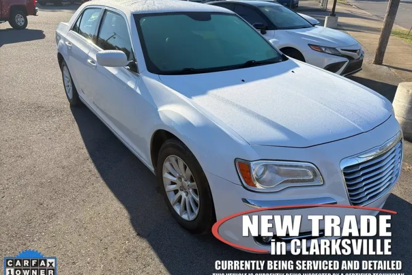 2013 Chrysler 300 Base photo 1