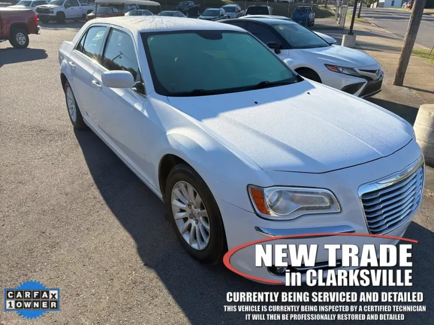 2013 Chrysler 300 Base photo 1