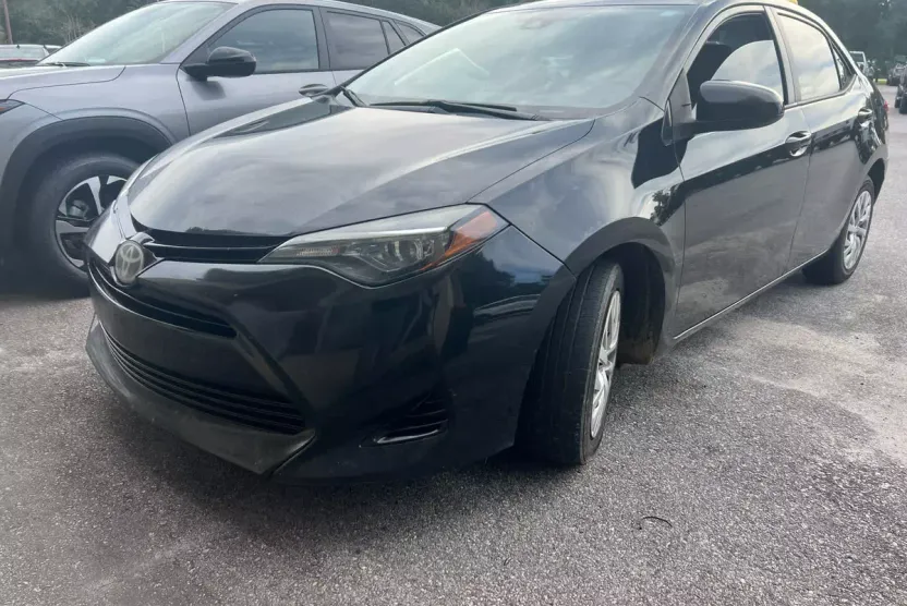 2018 Toyota Corolla L photo 1