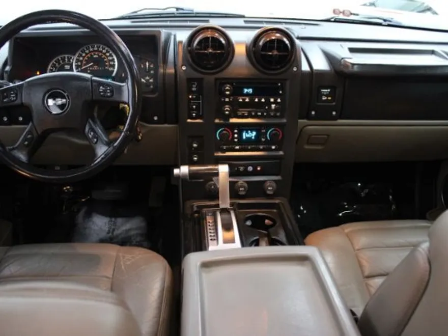 2007 Hummer H2 Luxury photo 2