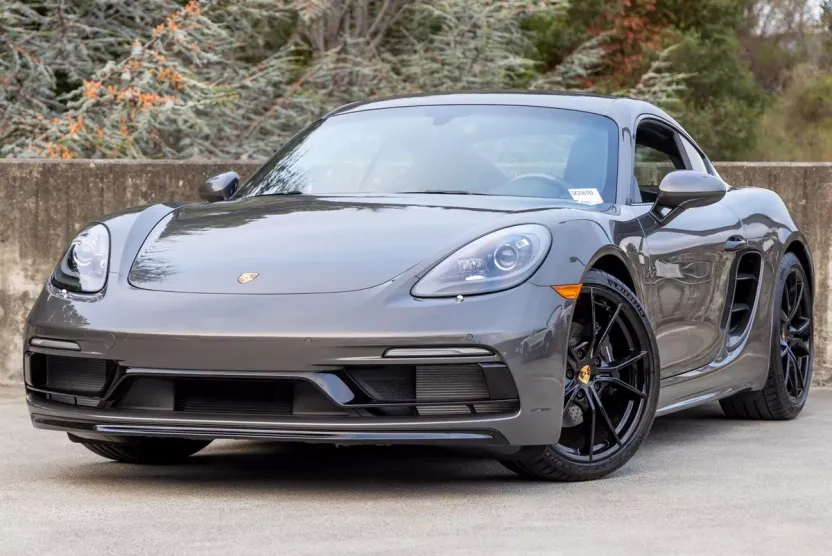 2025 Porsche Cayman photo 1