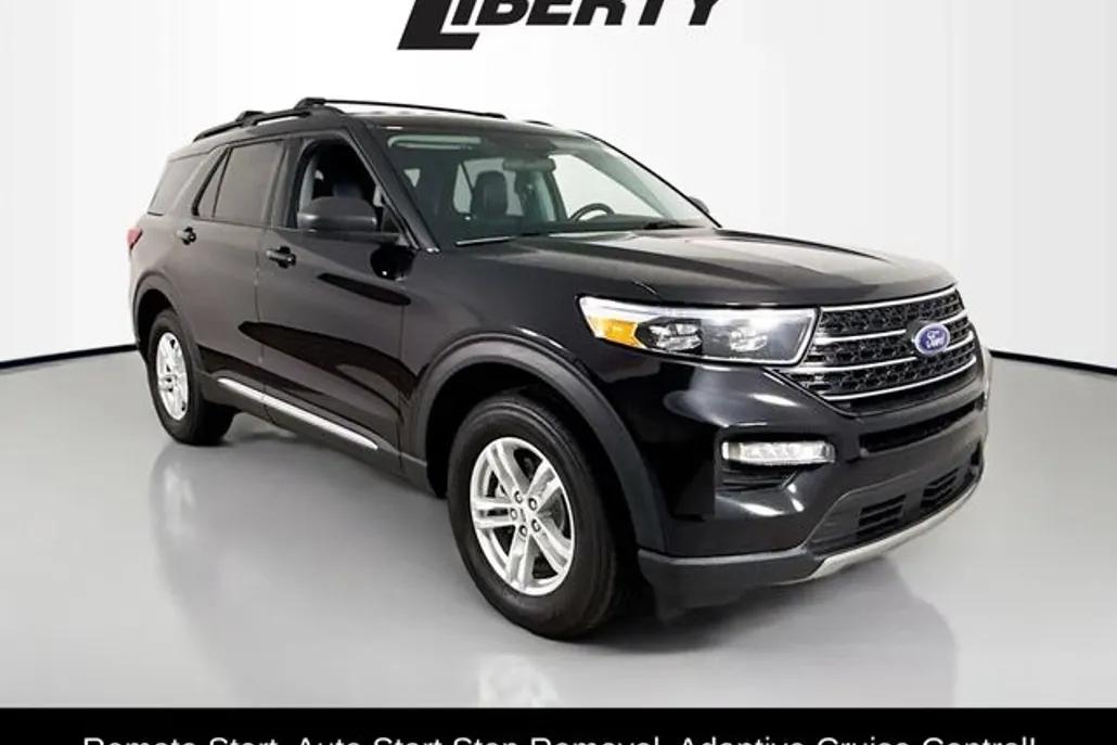 2022 Ford Explorer XLT photo 1