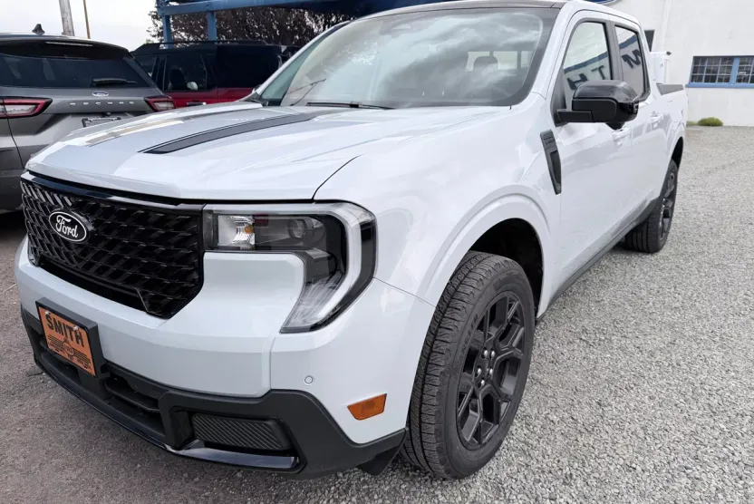2025 Ford Maverick Lariat photo 1