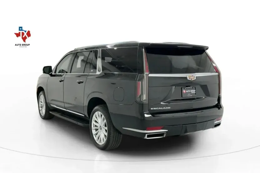 2023 Cadillac Escalade ESV Luxury Sport photo 1