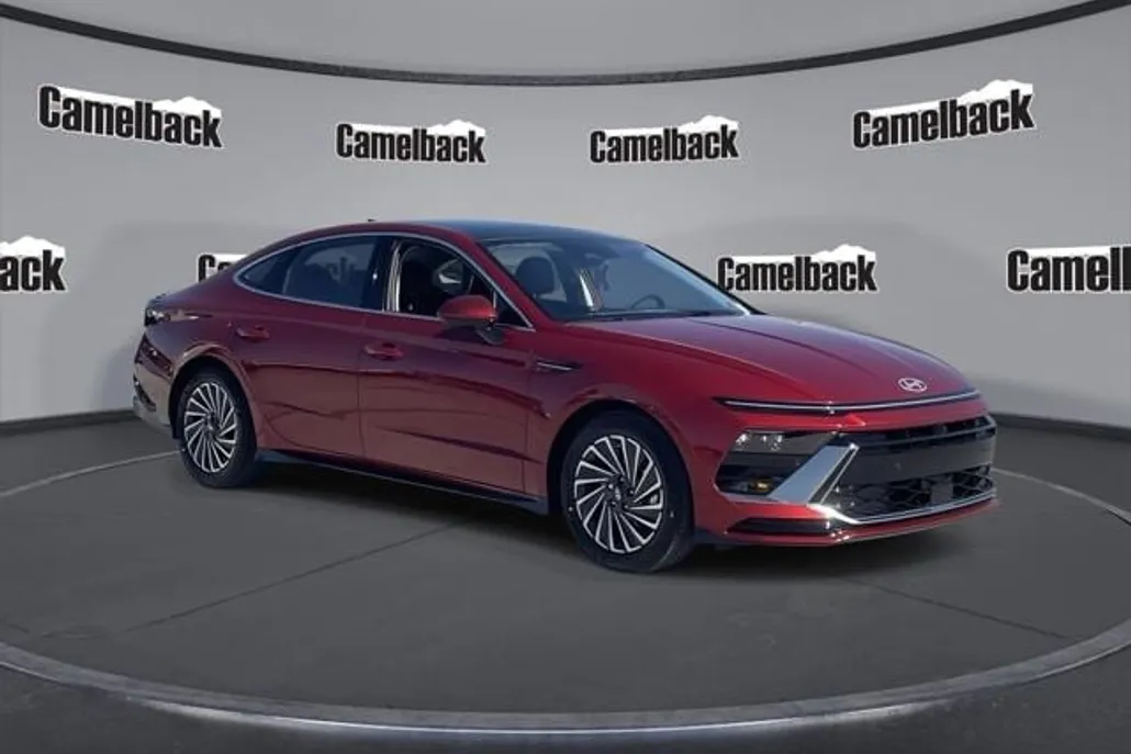 2025 Hyundai Sonata Hybrid Limited photo 1