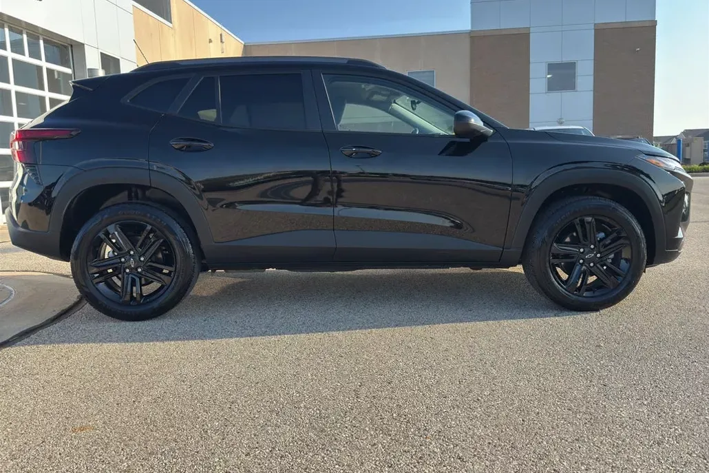 2025 Chevrolet Trax ACTIV photo 1