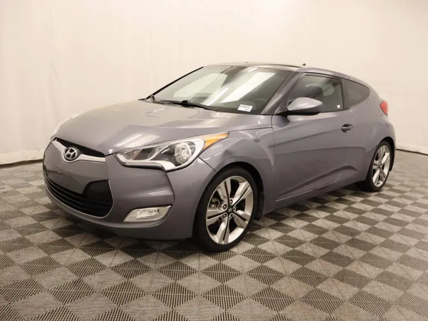 2017 Hyundai Veloster Value Edition photo 1