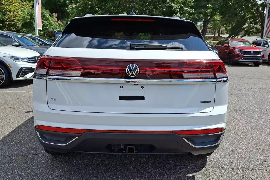 2026 Volkswagen Atlas Cross Sport SE Technology photo 1