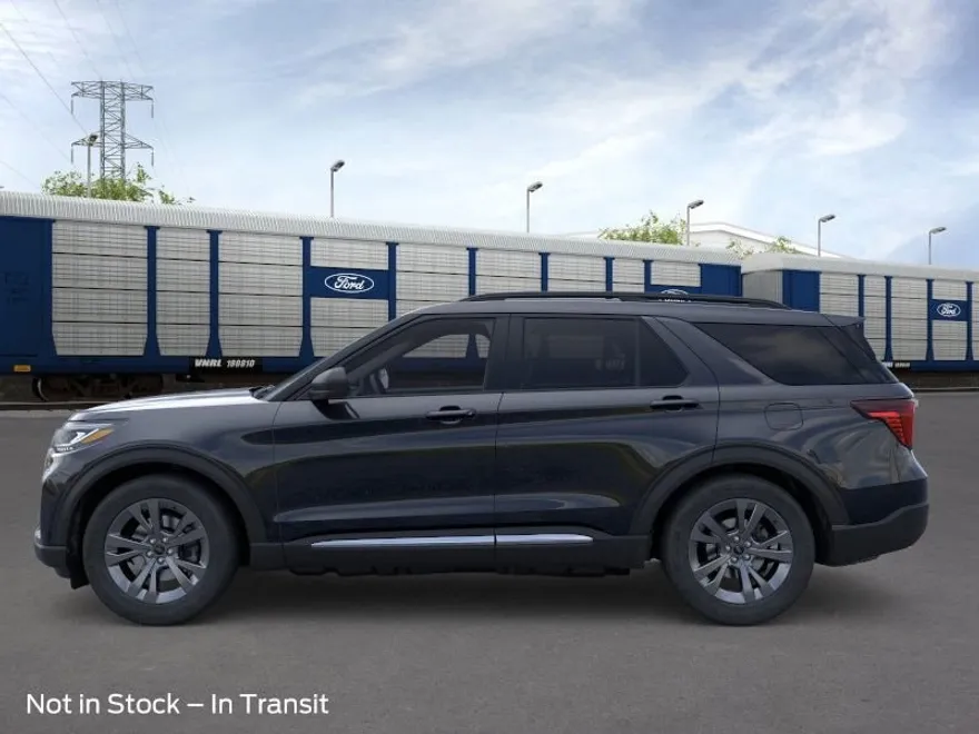 2025 Ford Explorer photo 1